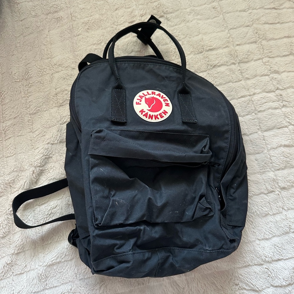 Fjallraven Kånken Black Backpack